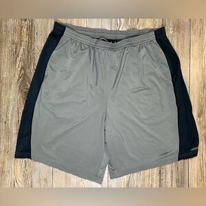 Under Armour Athletic Shorts Men's Gray/Black Size Large Distressed